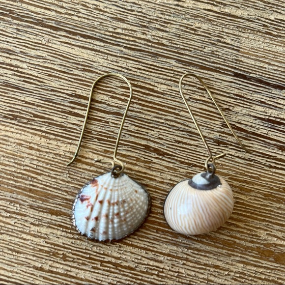 Shell Dangle Earrings - Picture 2 of 9
